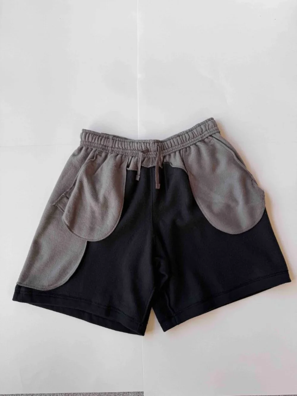 NIKE Sportswear Color Clash Fleece Shorts Men's Size XX-Large Black/Taupe